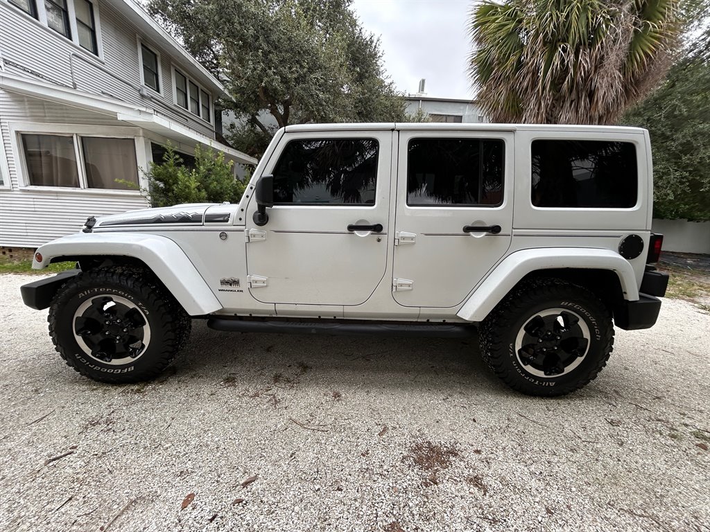 2014 Jeep Wrangler Unlimited Sahara's photo