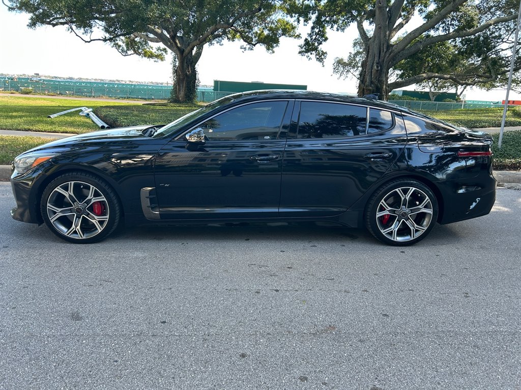 2019 Kia Stinger GT1's photo