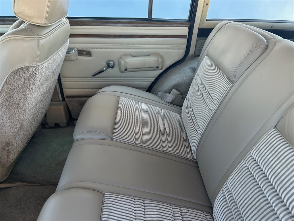 1989 Jeep Grand Wagoneer Base - Photo 26