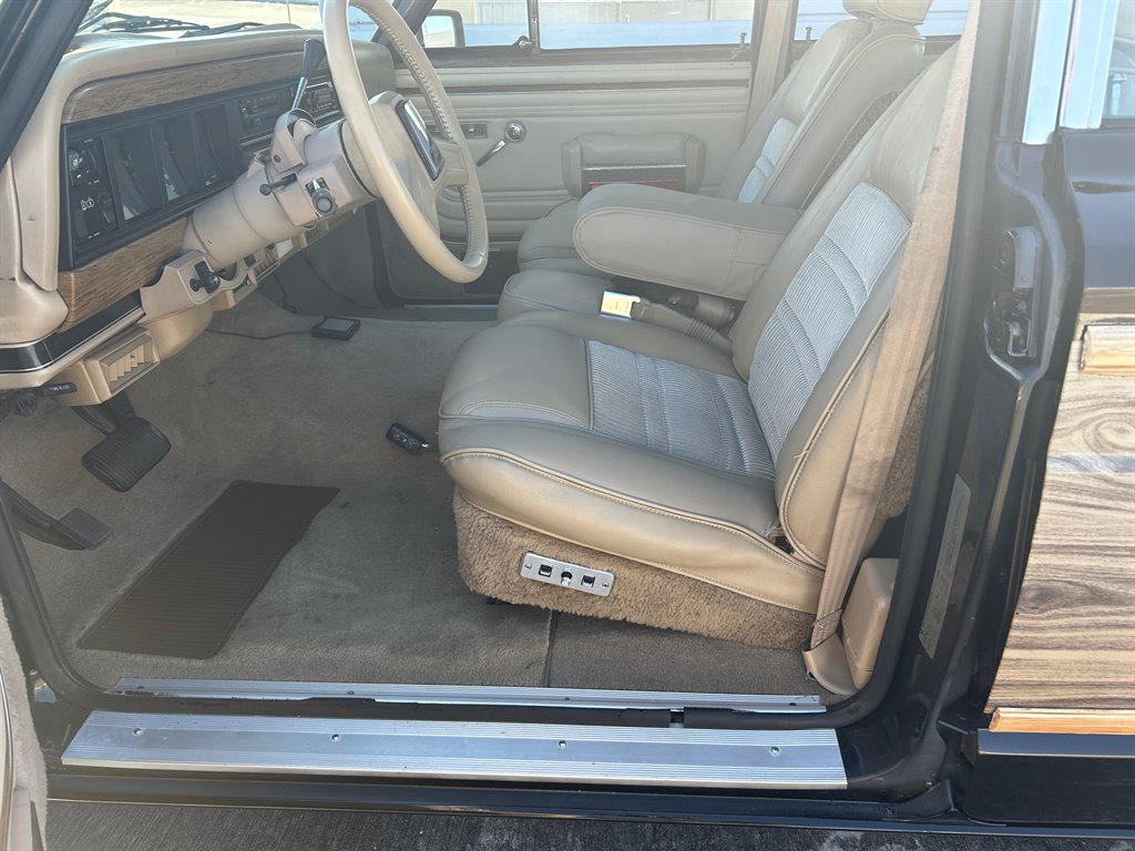 1989 Jeep Grand Wagoneer Base - Photo 7