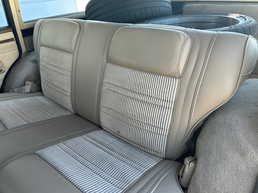 1989 Jeep Grand Wagoneer Base - Photo 22