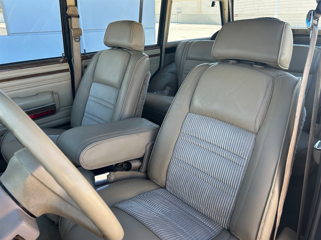 1989 Jeep Grand Wagoneer Base - Photo 8