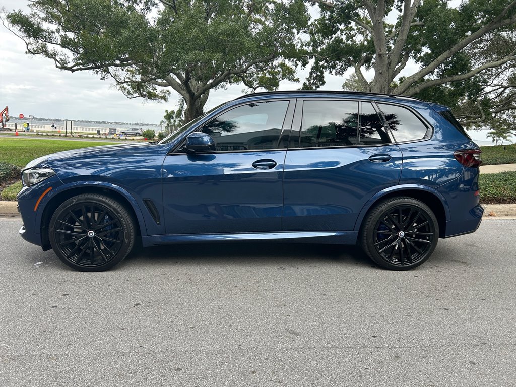 2022 BMW X5 40i's photo