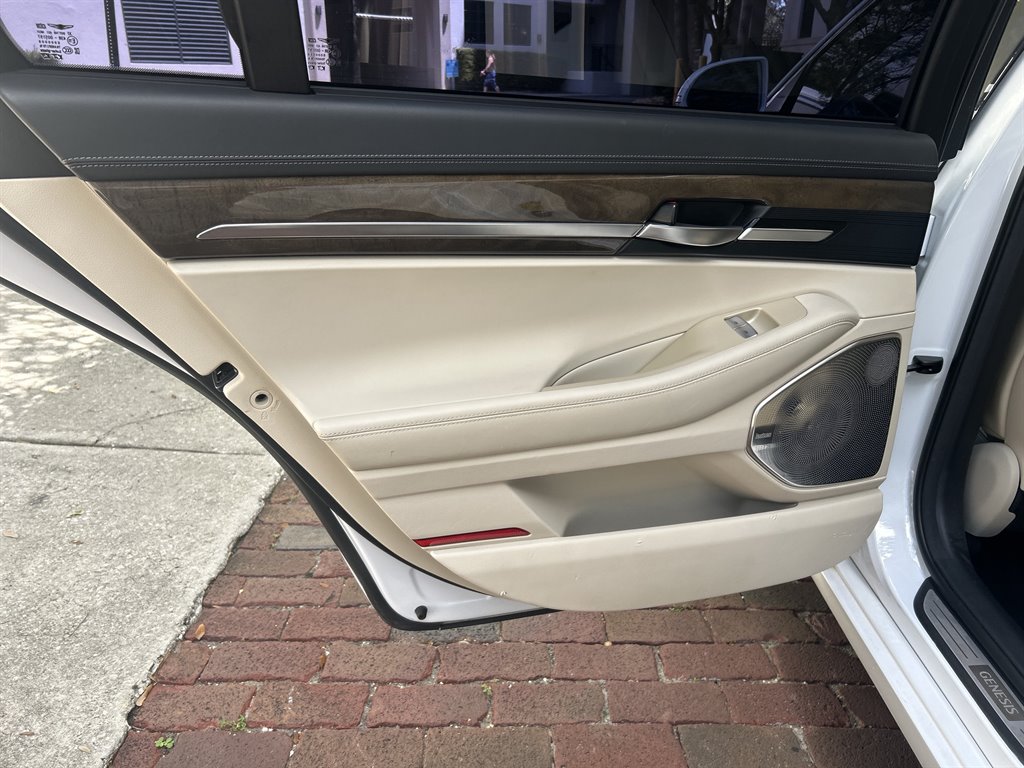 2017 GENESIS G90 Premium - Photo 20