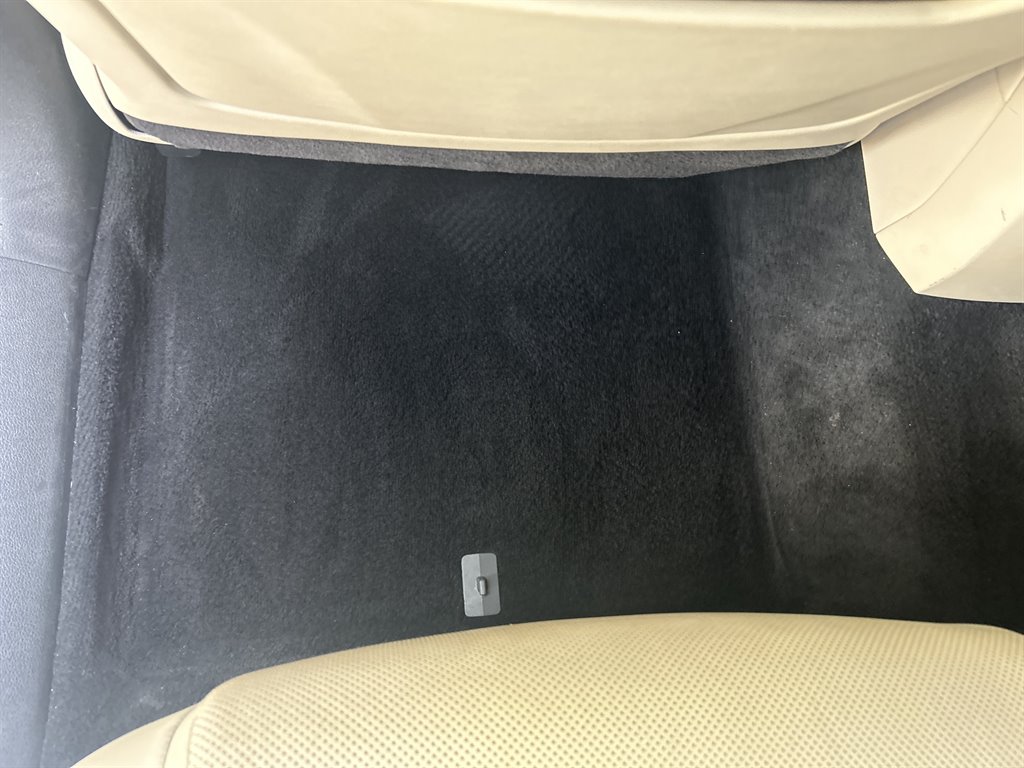 2017 GENESIS G90 Premium - Photo 17