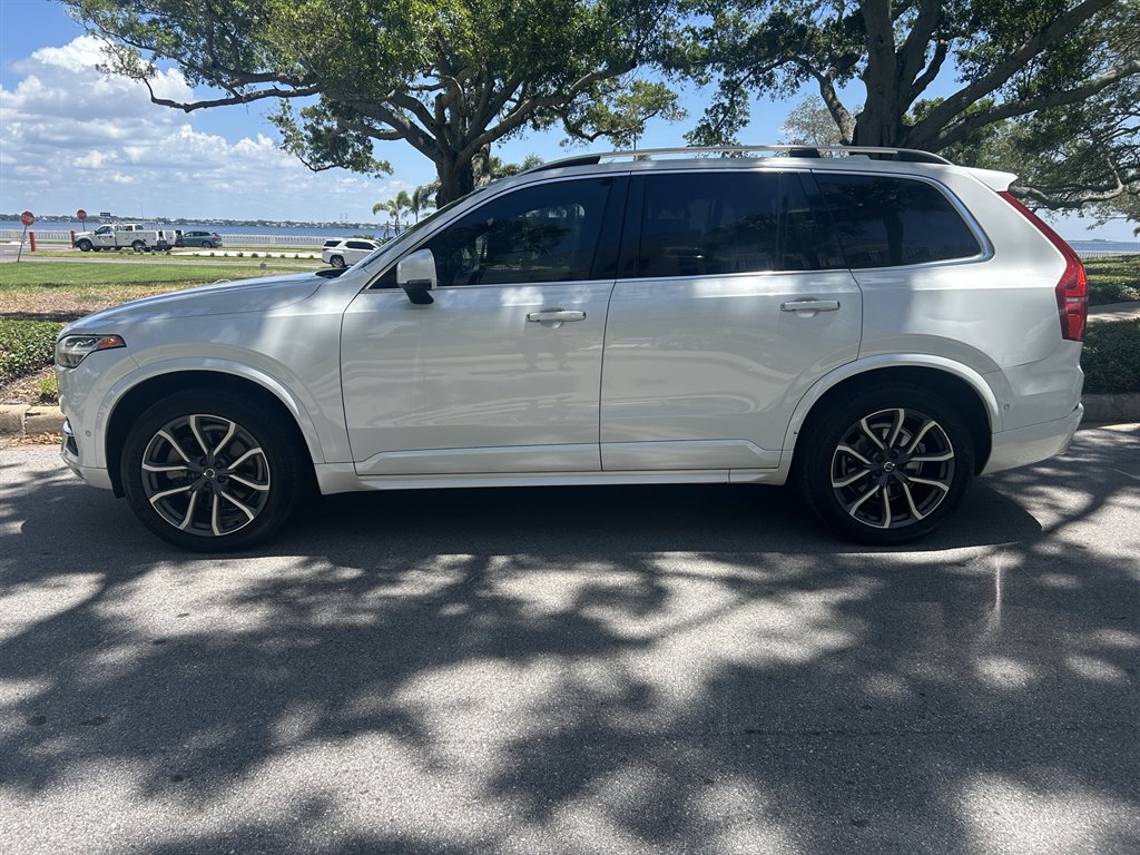 2017 Volvo XC90